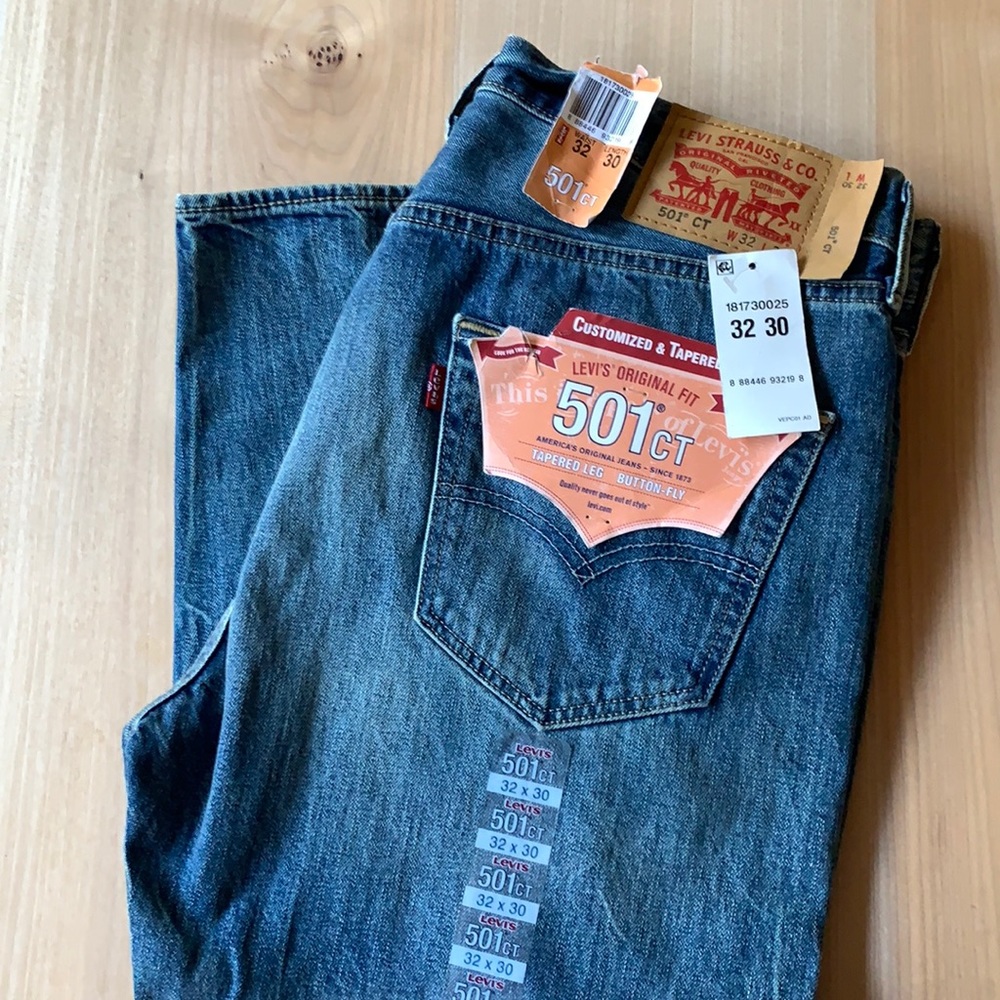 Brand new never been worn Levi’s 501CT. Size is 32 x 30. Perfect.